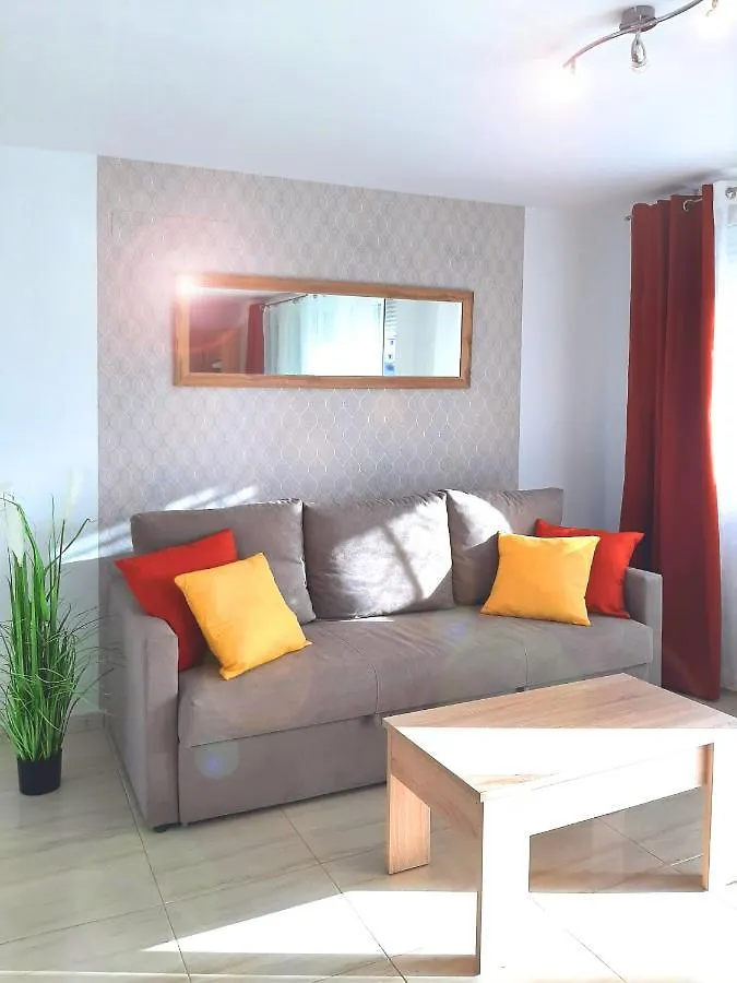 Comfortable 2-Bedrooms Rental Unit With Pool San Miguel de Abona Apartment
